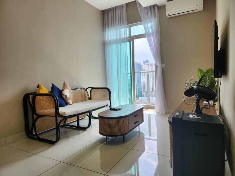 2br L Tr Titiwangsa L Monorail L Lrt L Klcc *