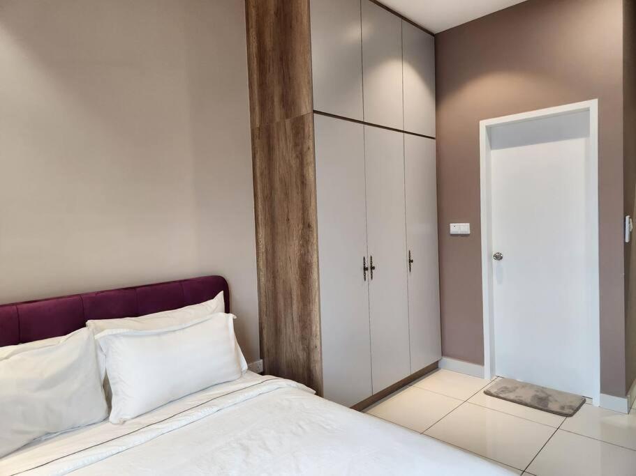 2br L Tr Titiwangsa L Monorail L Lrt L Klcc Pangsapuri Kuala Lumpur