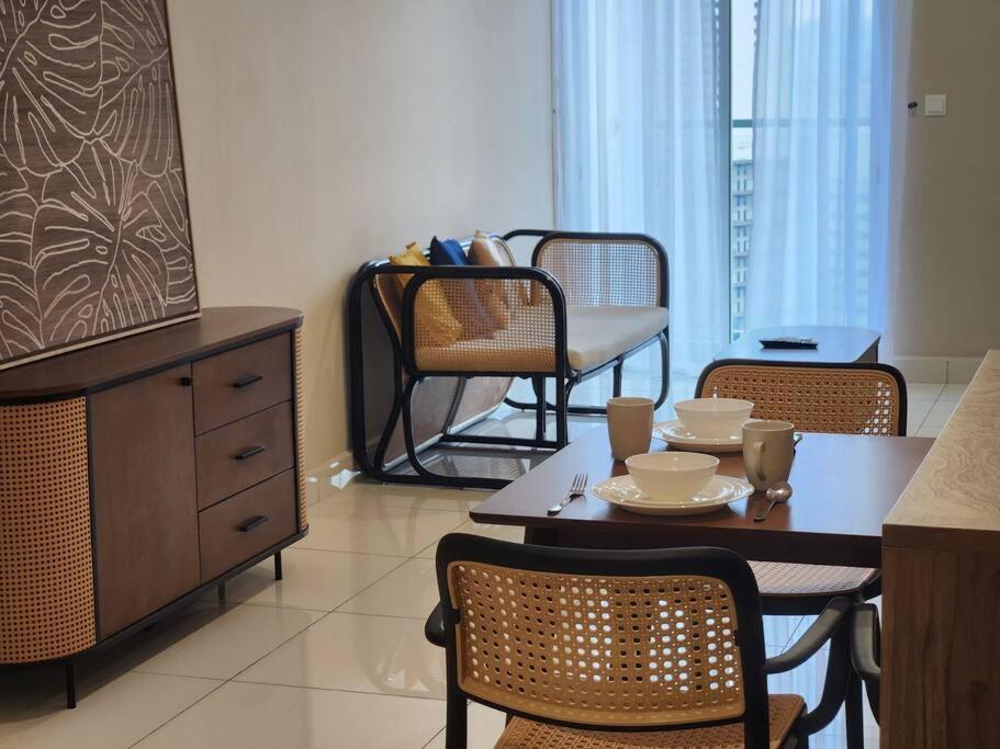 2br L Tr Titiwangsa L Monorail L Lrt L Klcc *
